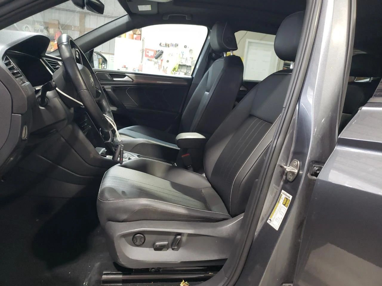 VW Tiguan SE R-LINE BLACK* АВТОКРЕДИТ - изображение 7