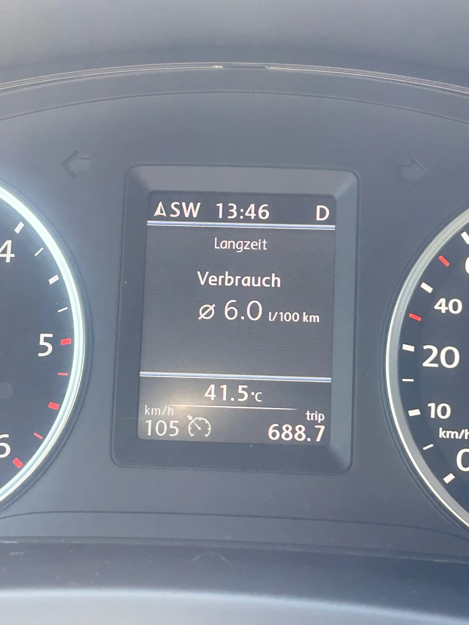 VW Tiguan 2.0TDI R-LINE 177PS 4Motion Germany , снимка 16 - Автомобили и джипове - 55573339