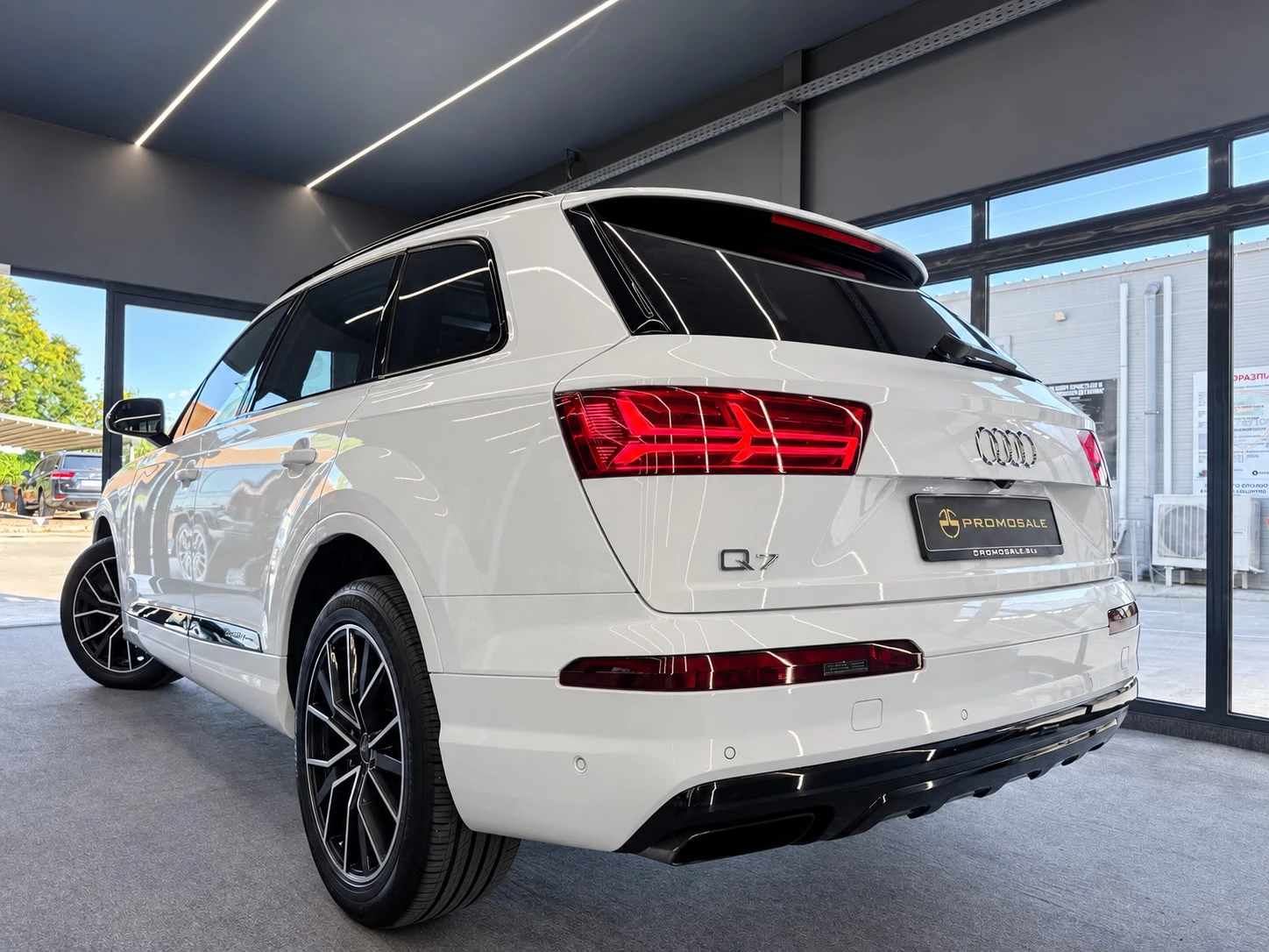 Audi Q7 Quattro * Bose* Pano* Nightvision* Подгрев* ЛИЗИНГ, снимка 4 - Автомобили и джипове - 56131960