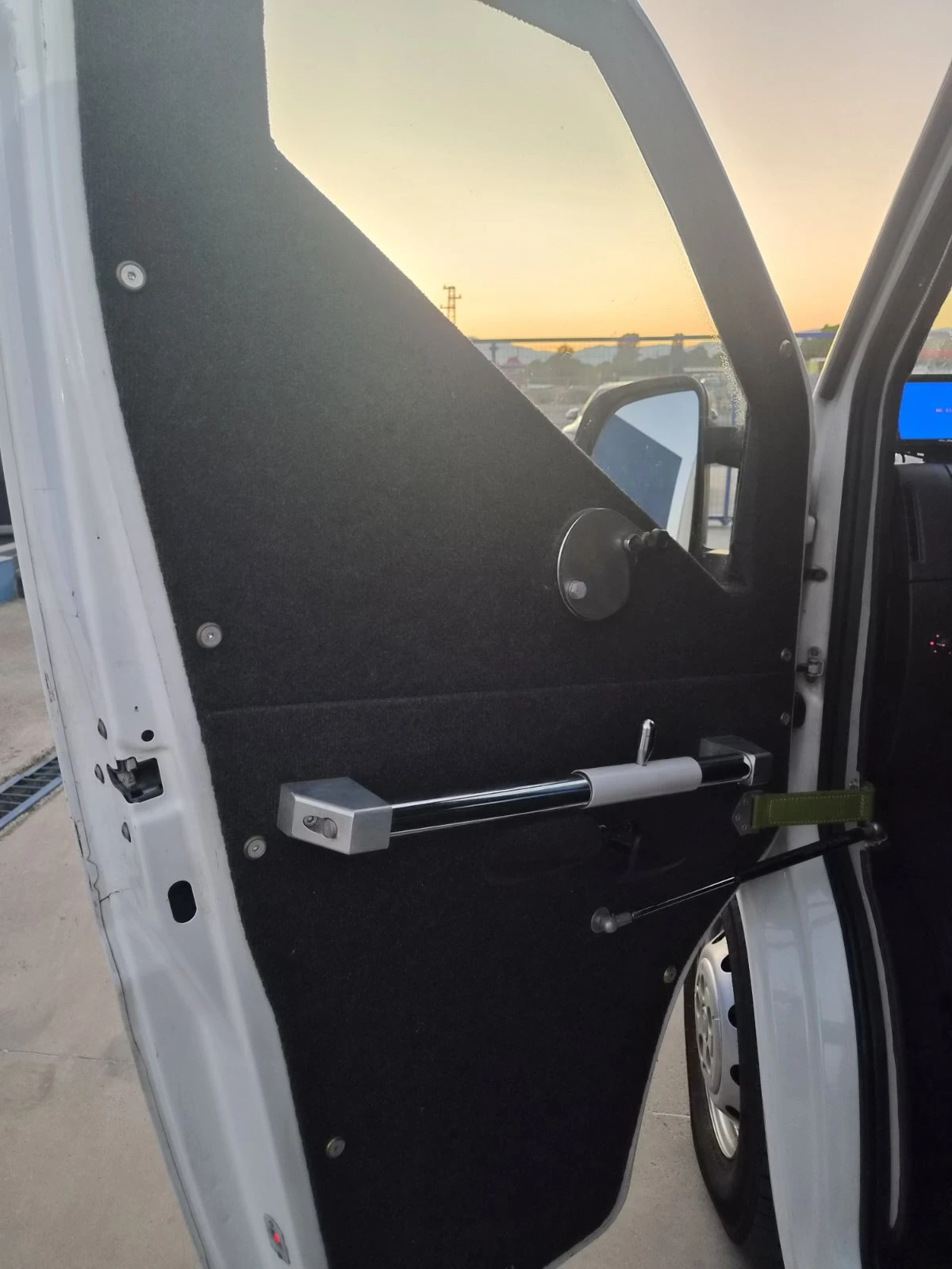 Fiat Ducato ARMORED * 94000km* КАМЕРА* , снимка 8 - Бусове и автобуси - 56076019