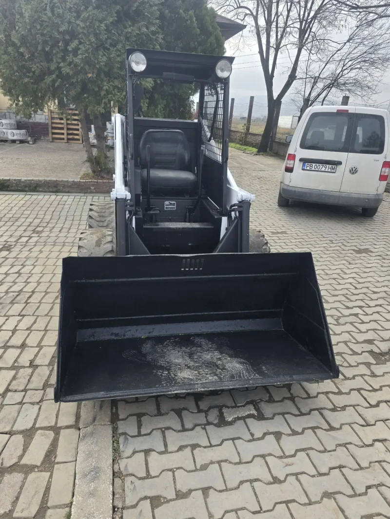 Мини челни товарачи Bobcat 725, снимка 2 - Индустриална техника - 52875583