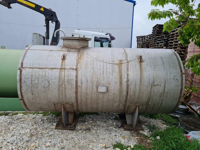 Допълнително оборудване Друг вид ЦИСТЕРНА ХРОМ-НИКЕЛ  ЗА ПИТЕЙНА ВОДА 