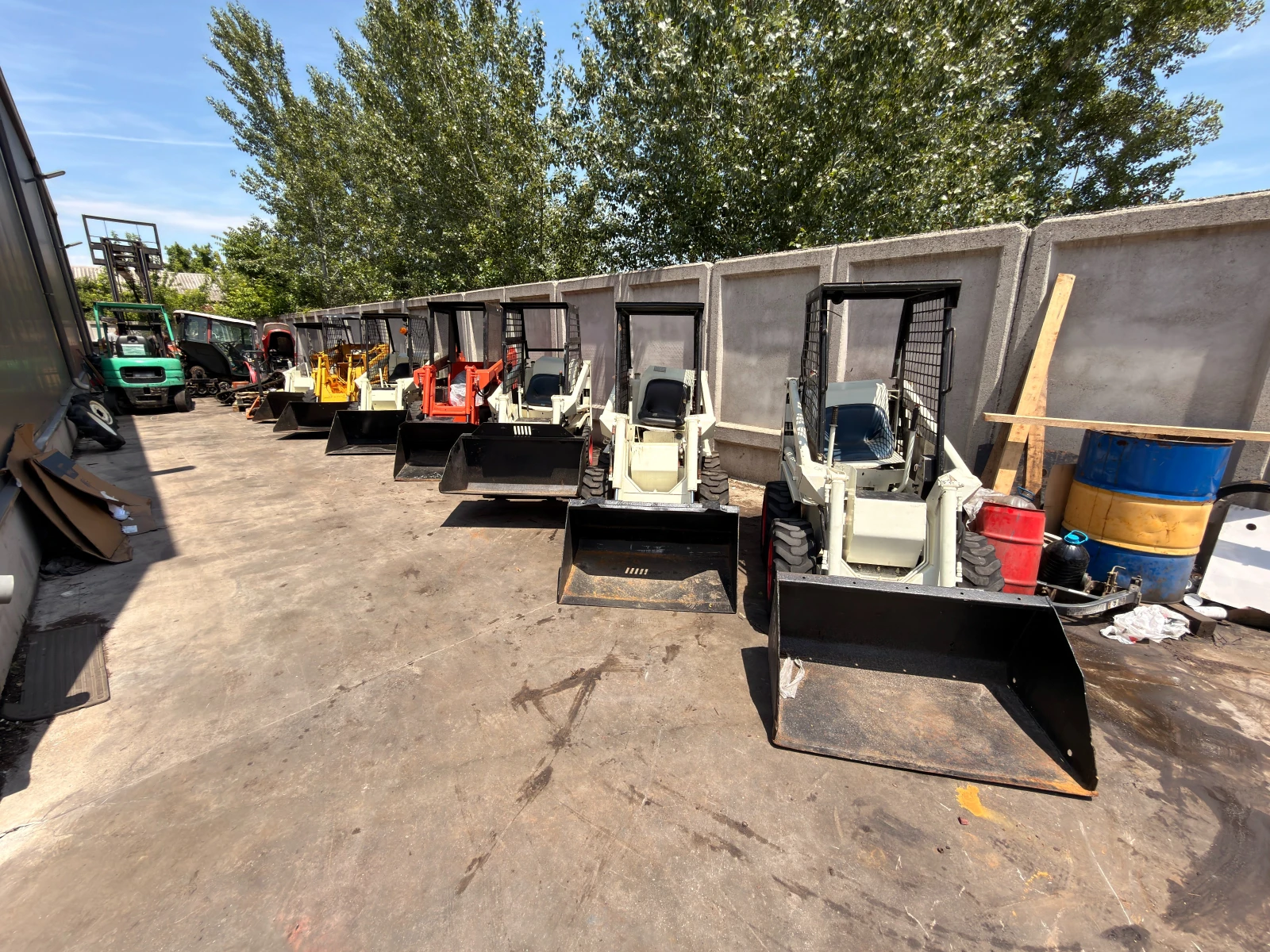 Мини челни товарачи Bobcat 343