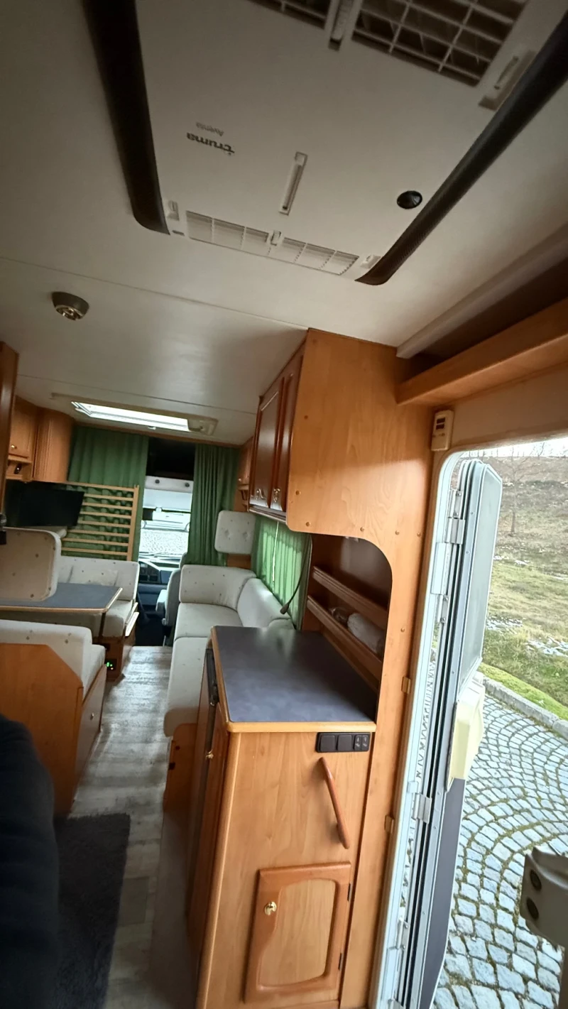 Кемпер Mercedes-Benz Eura Mobil, снимка 9 - Каравани и кемпери - 52933168