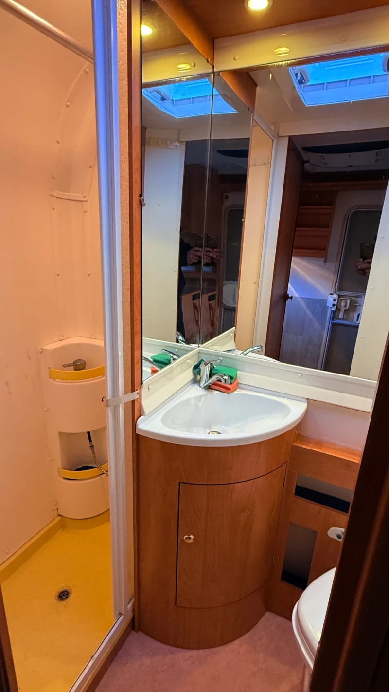 Кемпер Mercedes-Benz Eura Mobil, снимка 5 - Каравани и кемпери - 52933168