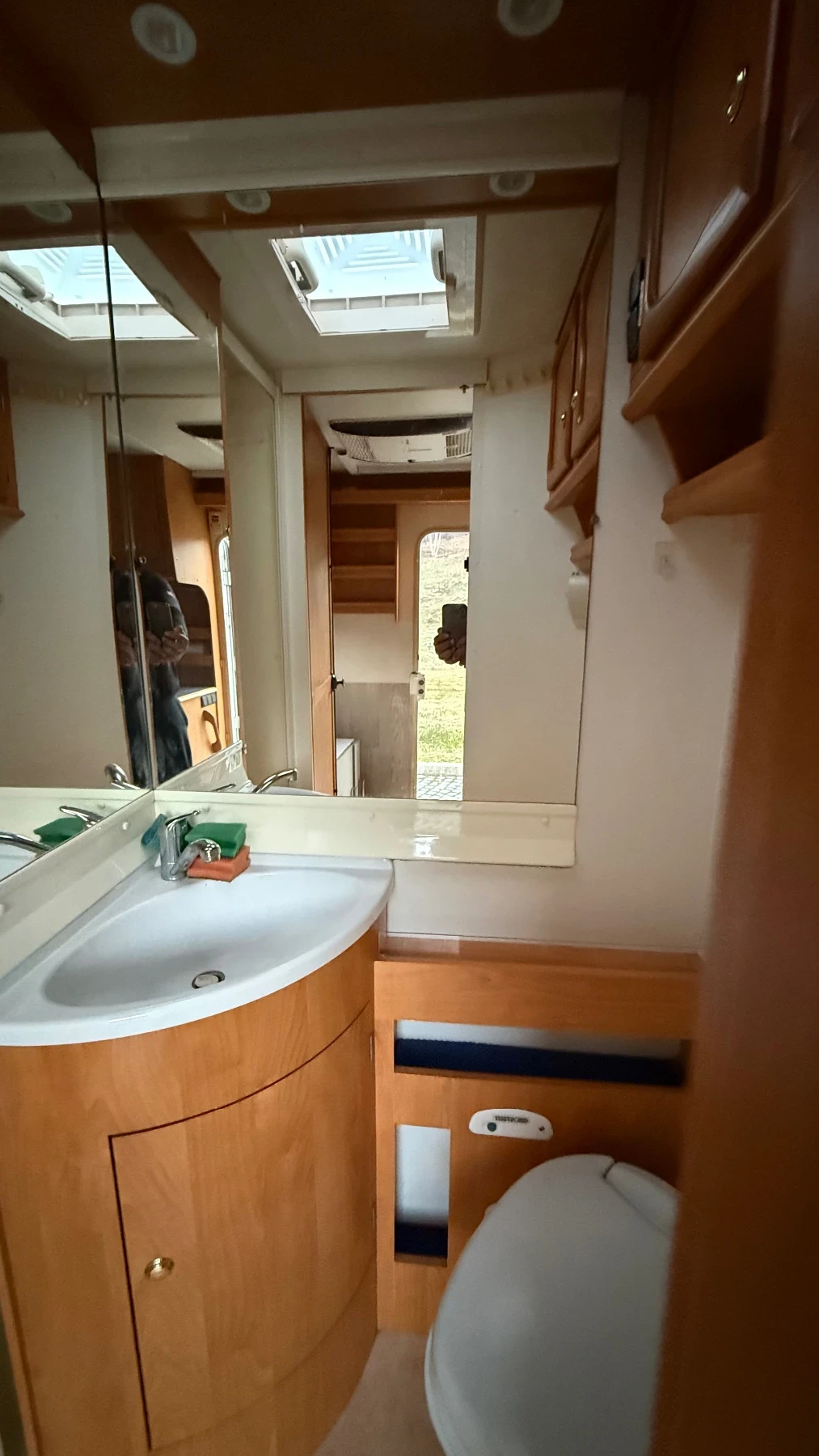 Кемпер Mercedes-Benz Eura Mobil - изображение 10