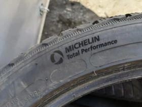 Гуми Зимни 225/40R18, снимка 11