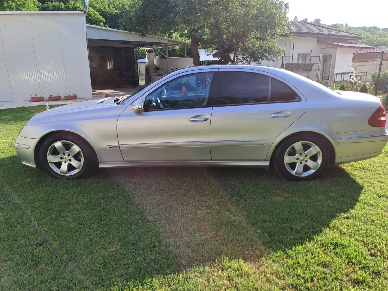 Mercedes-Benz E 270 Е 270 CDI, снимка 3 - Автомобили и джипове - 47775583