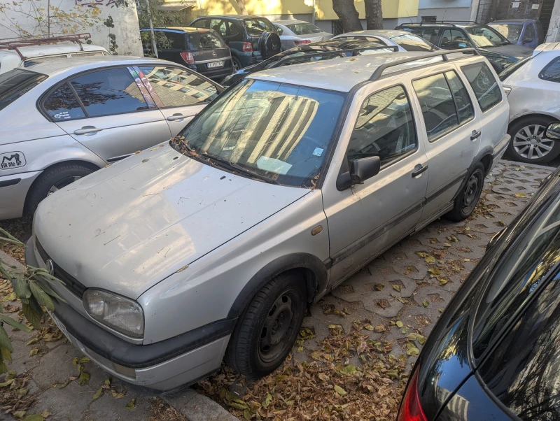 VW Golf, снимка 2 - Автомобили и джипове - 48025642