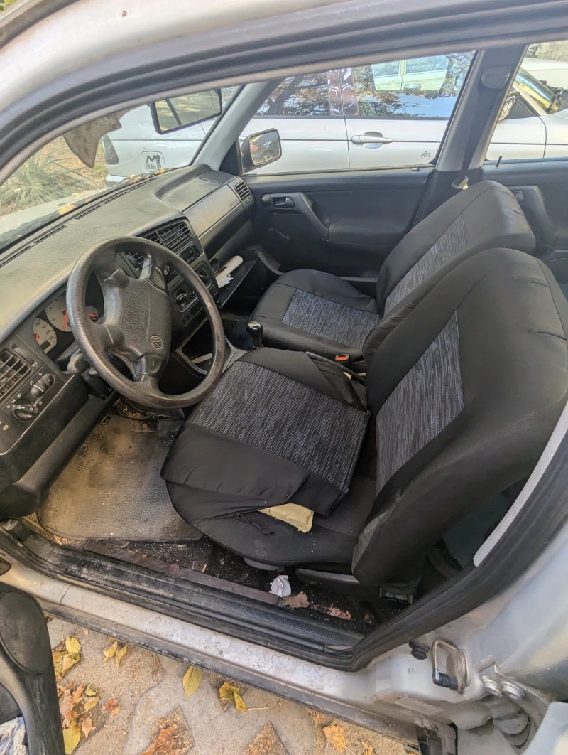 VW Golf, снимка 7 - Автомобили и джипове - 48025642