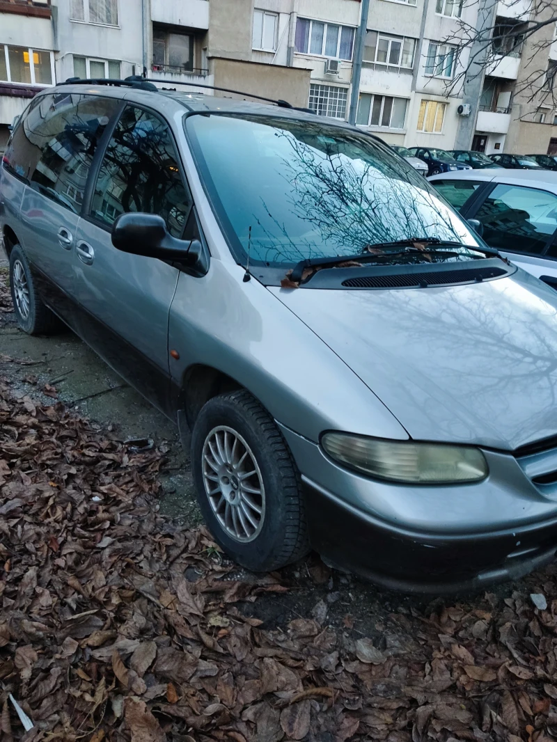 Chrysler Voyager 2.4, снимка 9 - Автомобили и джипове - 49048174