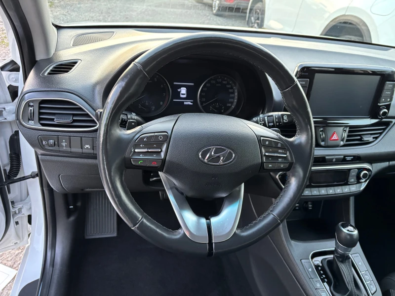 Hyundai I30 1.4 i, снимка 9 - Автомобили и джипове - 49598754