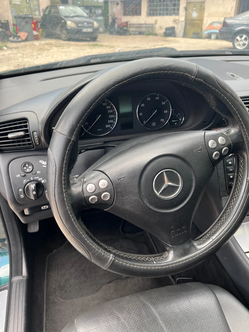 Mercedes-Benz C 180 КОМПРЕСОР//АВТОМАТИК//КОЖА//ГАЗ//НОВ ВНОС, снимка 8 - Автомобили и джипове - 51454561