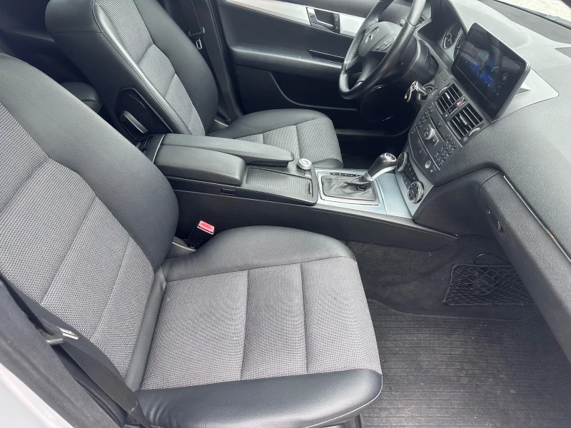 Mercedes-Benz C 220 AVANTGARDE* АВТОМАТ* 646* КАМЕРА* ШИБЕДАХ* НЕМСКА!, снимка 11 - Автомобили и джипове - 52045746