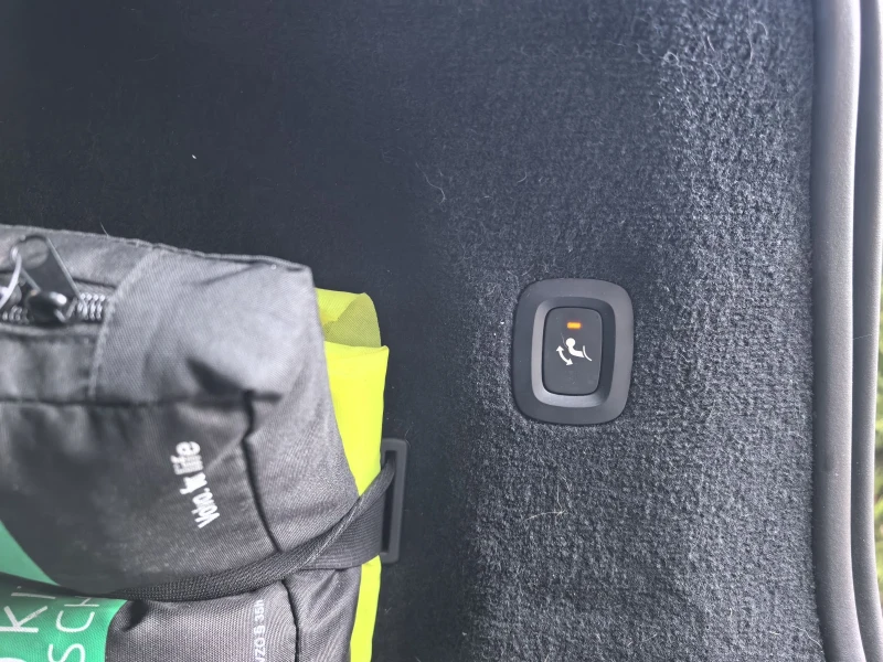 Volvo V90 T8 Plug-in Hybrid AWD, снимка 12 - Автомобили и джипове - 52554992