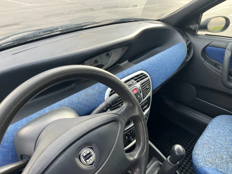 Lancia Y 1.1, снимка 10 - Автомобили и джипове - 52867225