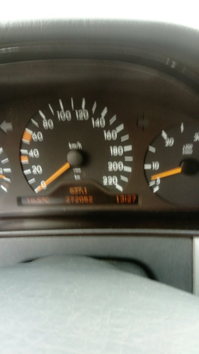 Mercedes-Benz E 290 Elegance, снимка 6 - Автомобили и джипове - 52927572