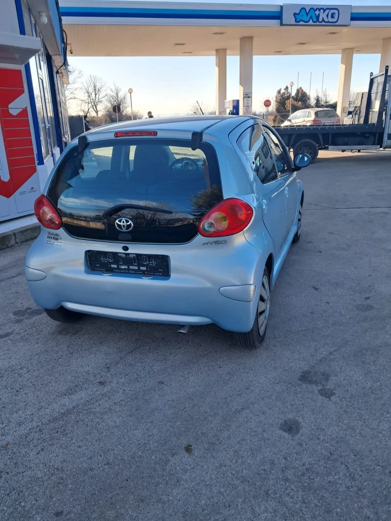 Toyota Aygo 1.0i, снимка 4 - Автомобили и джипове - 52977688