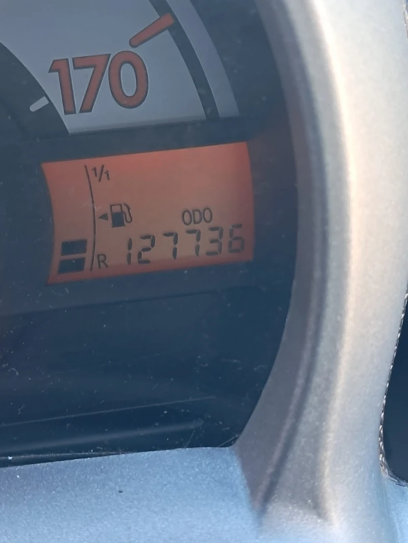 Toyota Aygo 1.0i, снимка 8 - Автомобили и джипове - 52977688