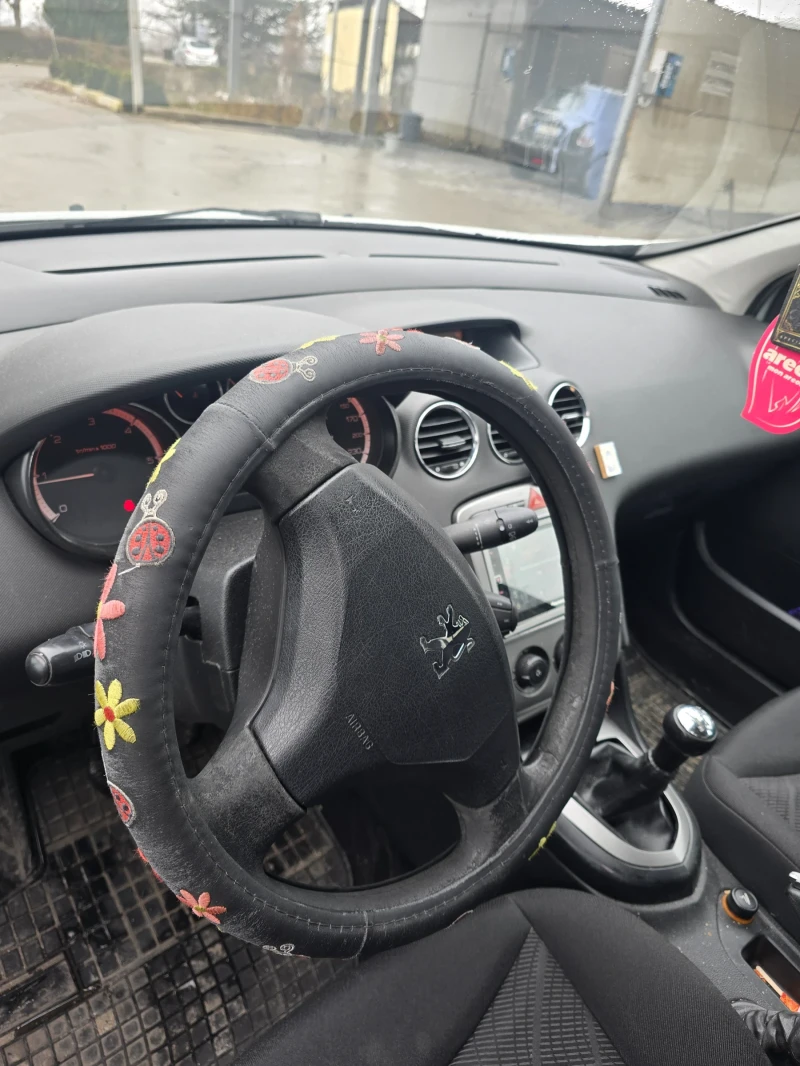 Peugeot 308 1.6 HDI, снимка 11 - Автомобили и джипове - 53200979