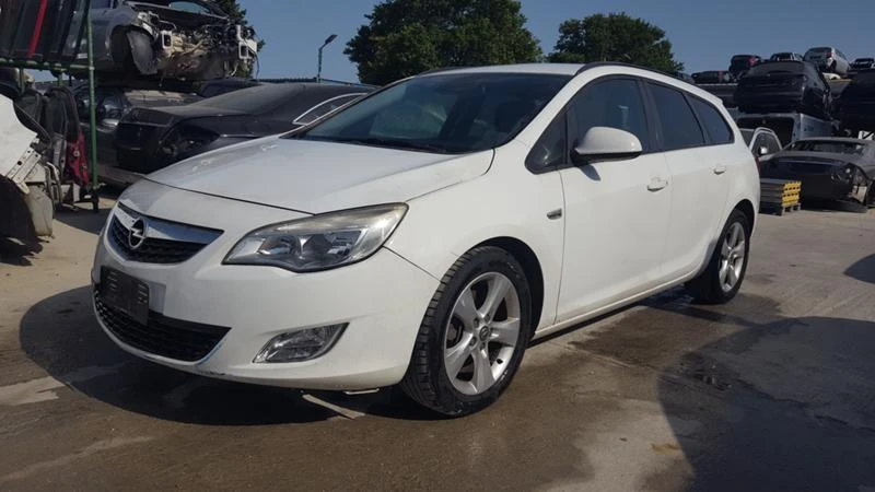 Opel Astra 1.7cdti 2 БРОЯ, снимка 1 - Автомобили и джипове - 33647355