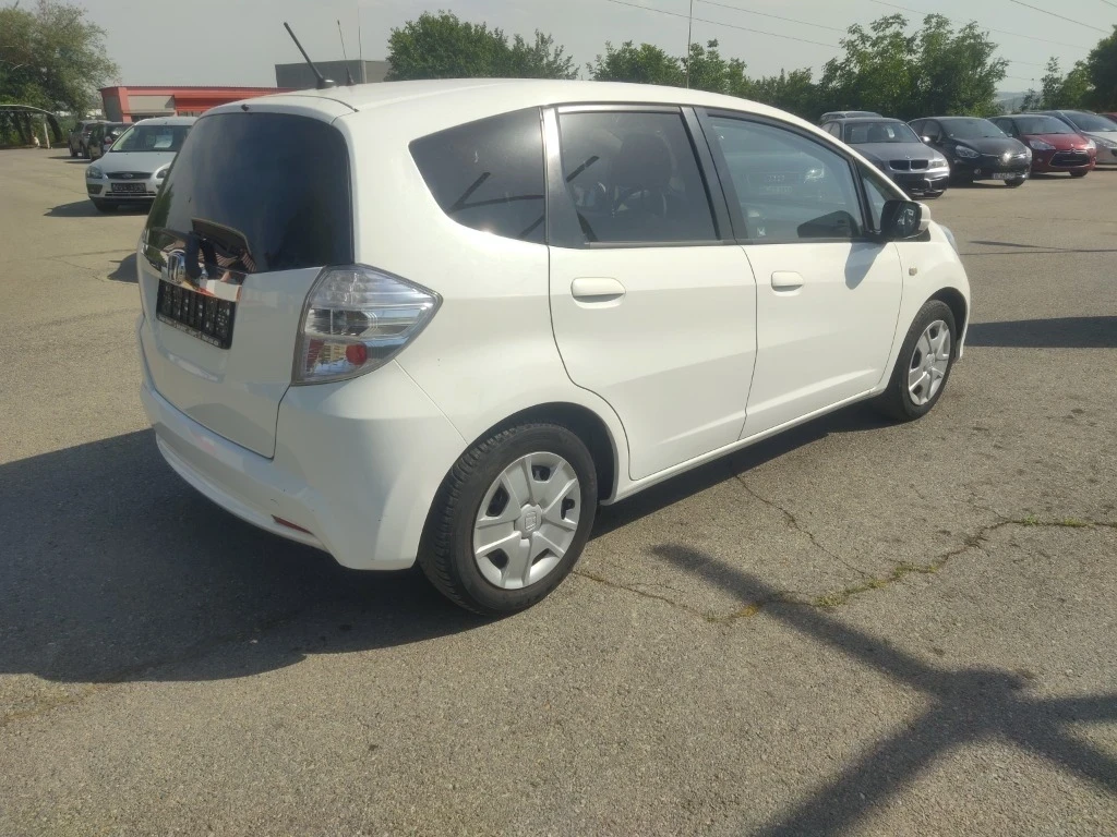 Honda Jazz 1, 3 i-HIBRID F1 SWISS - изображение 5