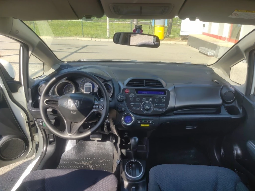 Honda Jazz 1, 3 i-HIBRID F1 SWISS - изображение 9