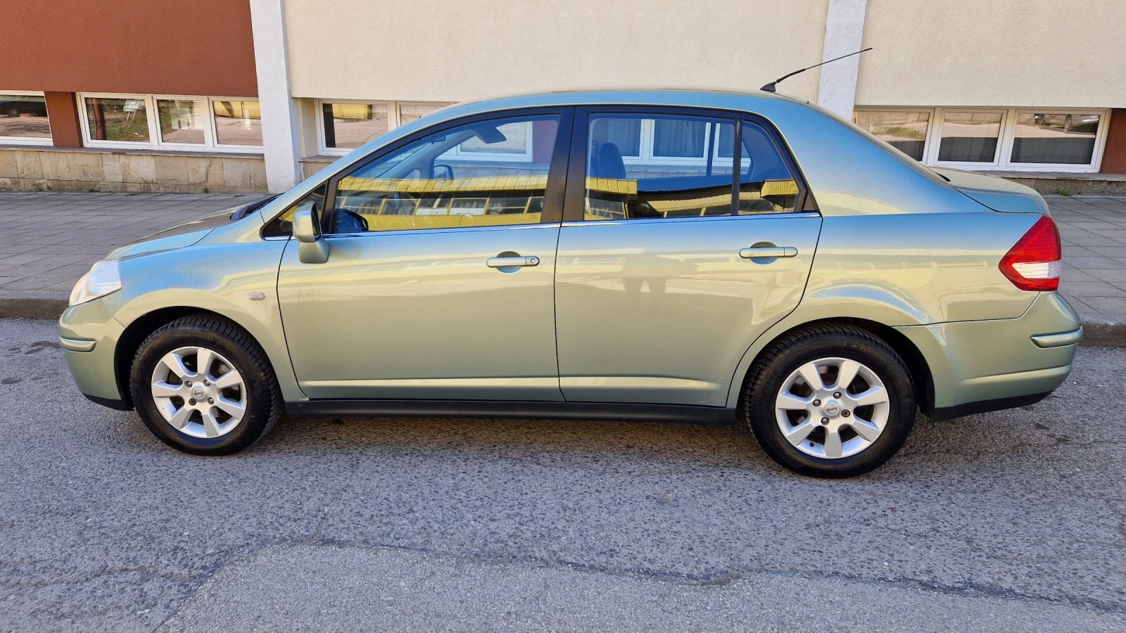 Nissan Tiida 1.6 C11 Sedan - изображение 5