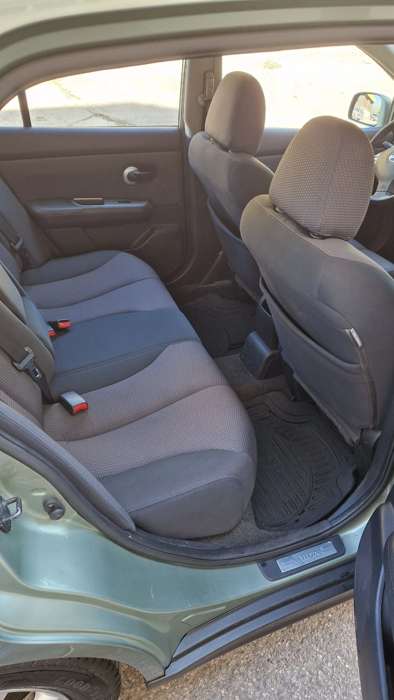 Nissan Tiida 1.6 C11 Sedan - изображение 9