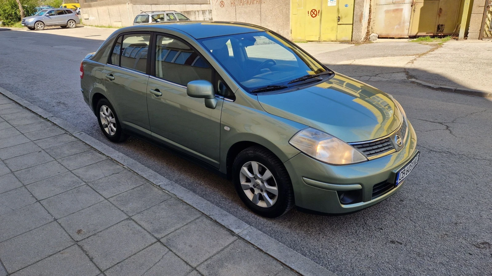 Nissan Tiida 1.6 C11 Sedan - изображение 2