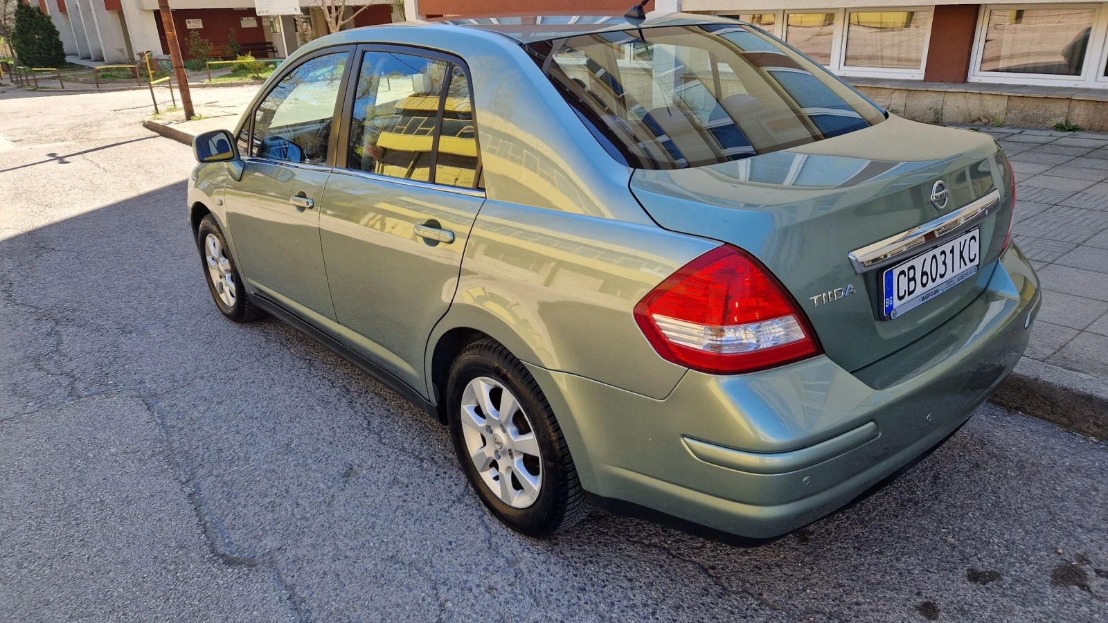 Nissan Tiida 1.6 C11 Sedan - изображение 4