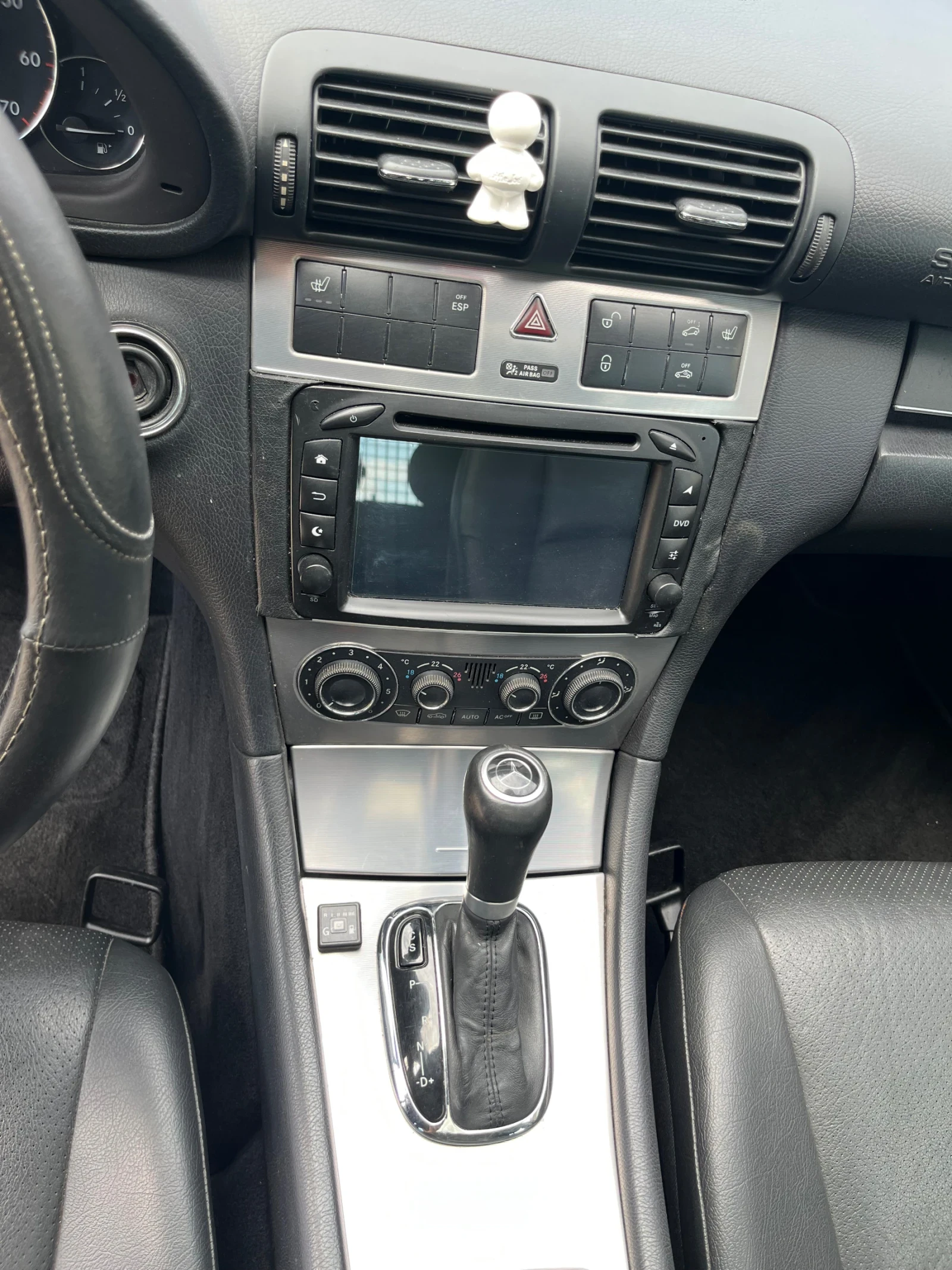 Mercedes-Benz C 180 КОМПРЕСОР//АВТОМАТИК//КОЖА//ГАЗ//НОВ ВНОС - изображение 9