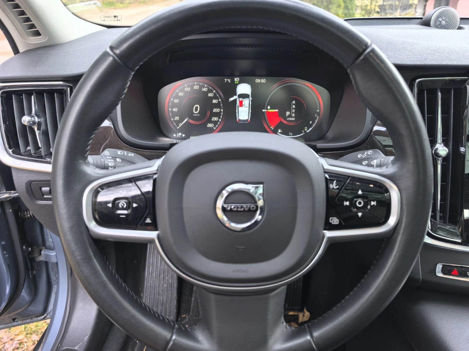 Volvo V90 T8 Plug-in Hybrid AWD | Mobile.bg   7