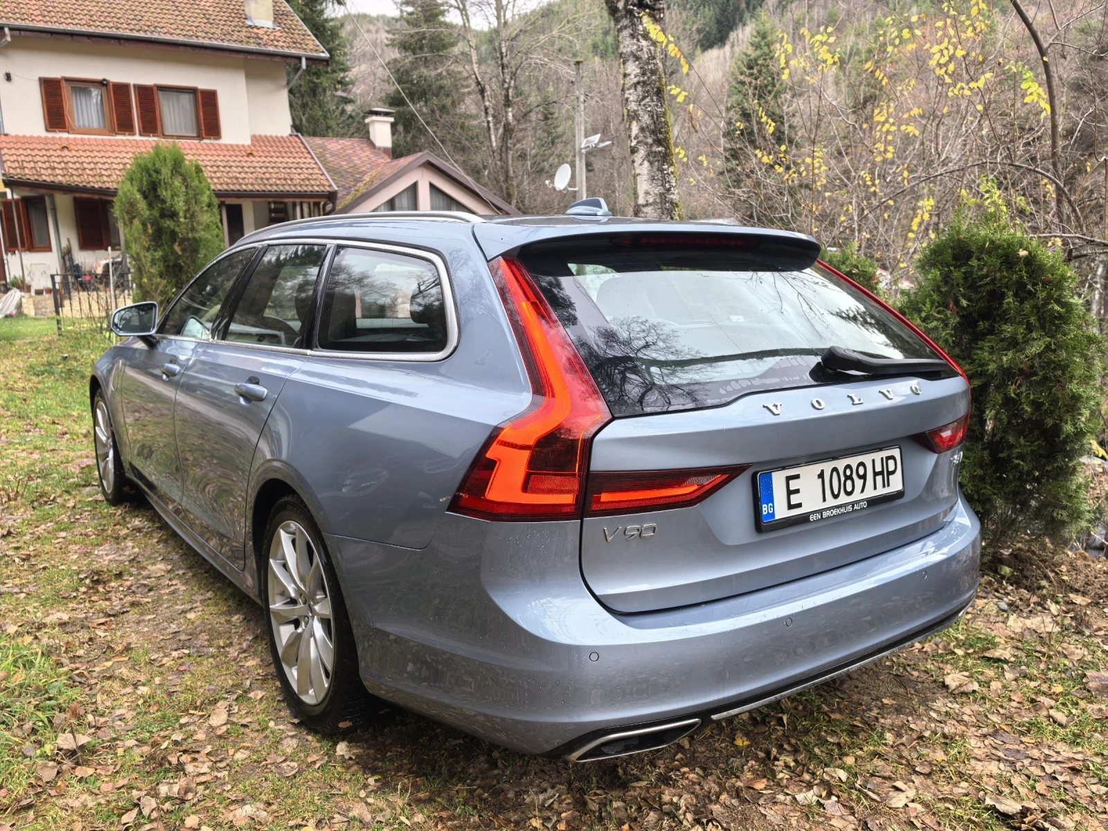 Volvo V90 T8 Plug-in Hybrid AWD | Mobile.bg   4