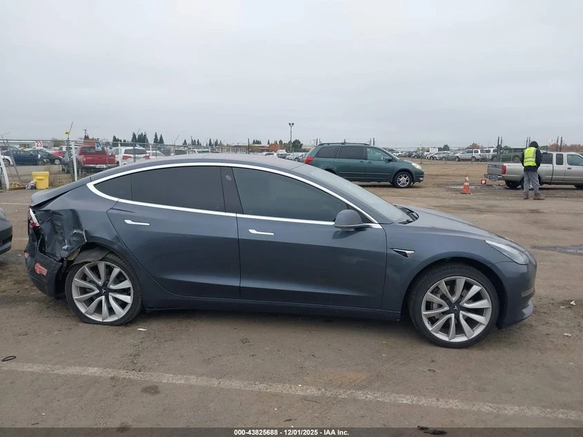 Tesla Model 3 LONG RANGE | ���� �� �������� |  | Mobile.bg � ����������� 11