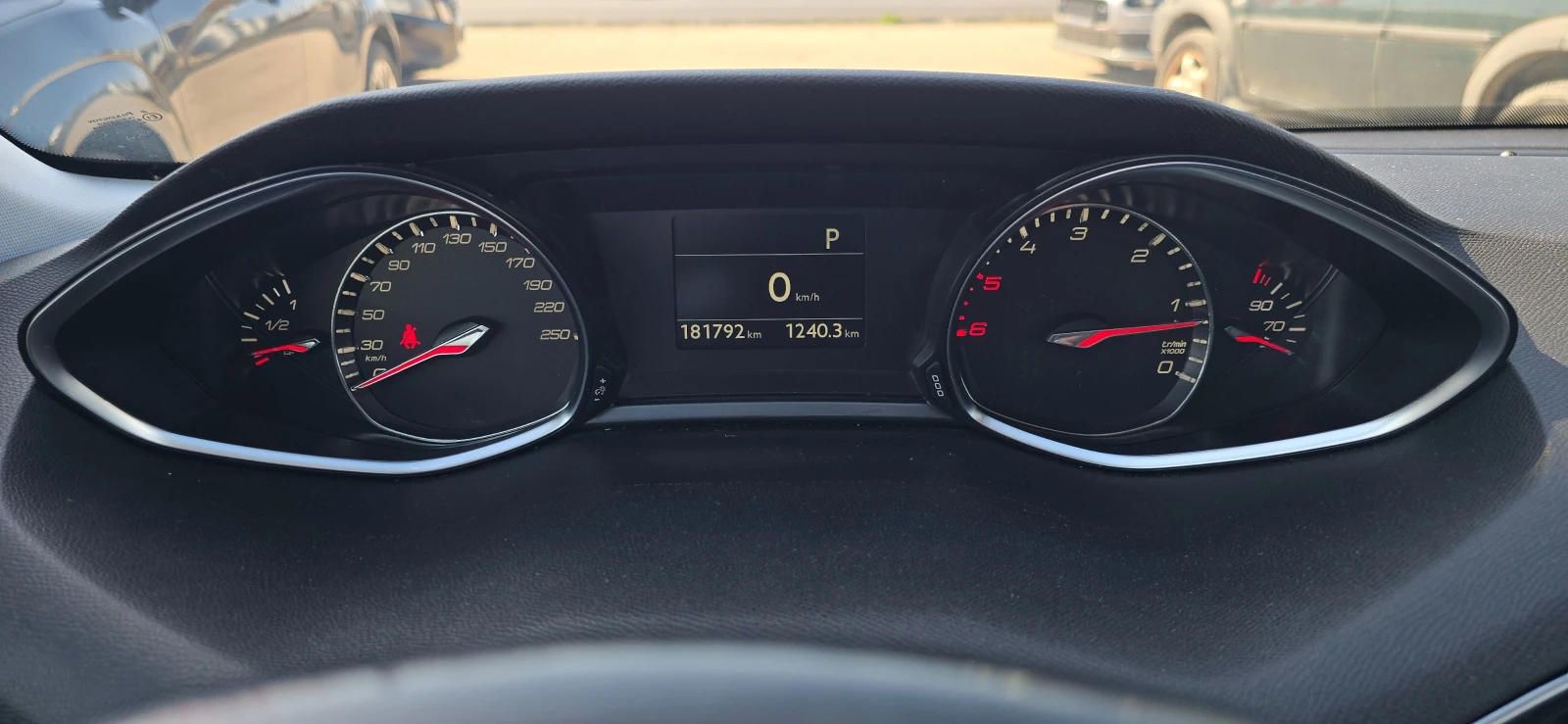 Peugeot 308 1.6 HDI FACE LIFT AUTOMATIC КОЖА NAVI 100% км, снимка 9 - Автомобили и джипове - 53814391