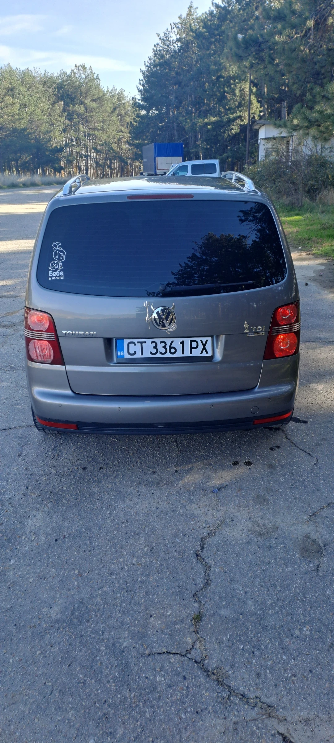 VW Touran 1.9 TDI, снимка 5 - Автомобили и джипове - 53936333