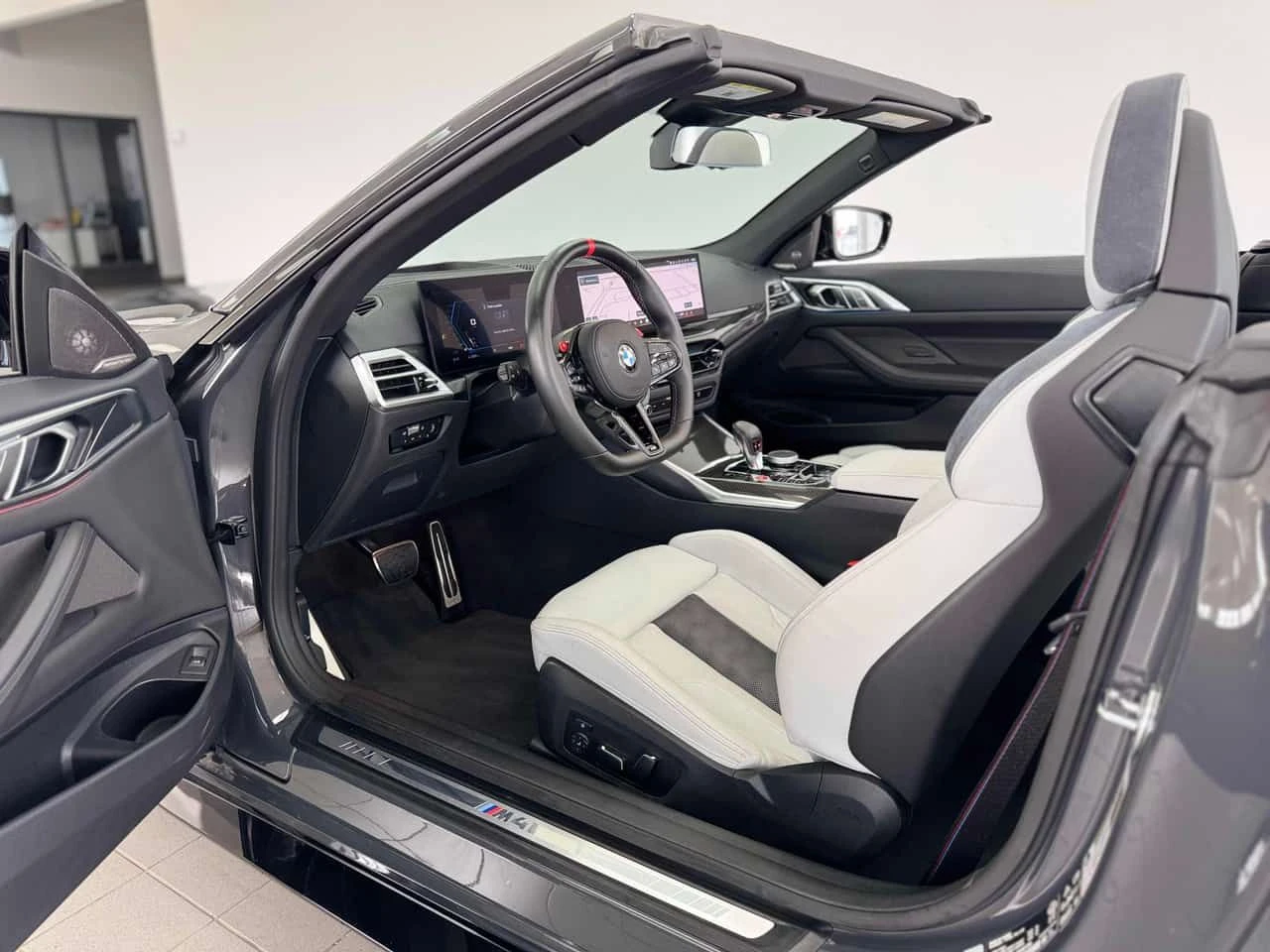 BMW M4 COMPETITION CABRIO * ДИСТРОНИК* 360 КАМЕРА* , снимка 7 - Автомобили и джипове - 54248752