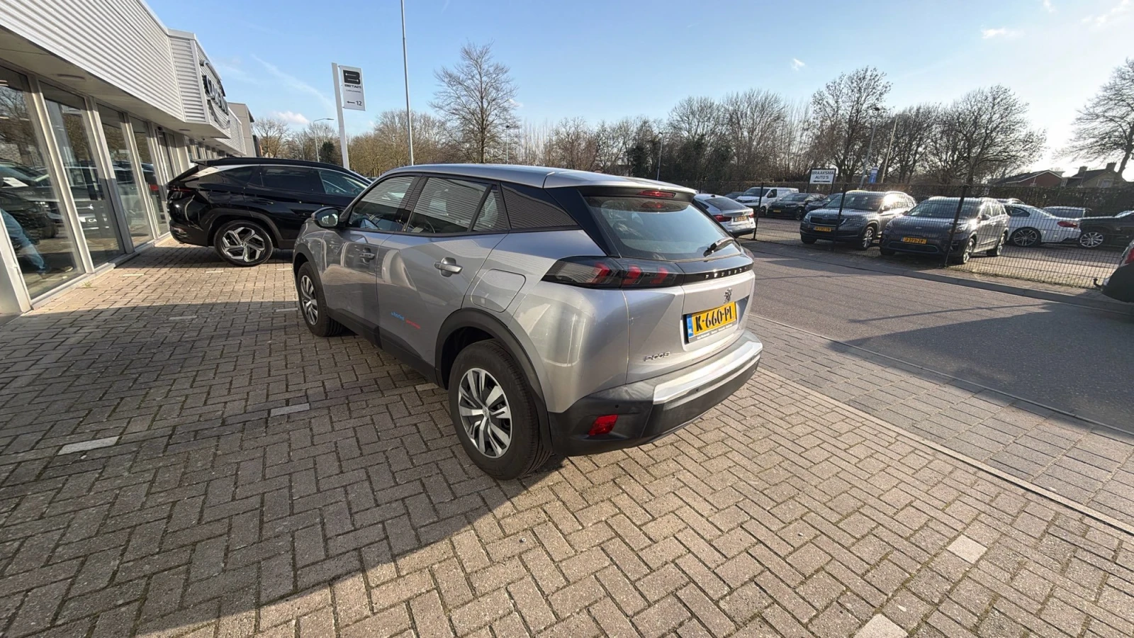 Peugeot 2008 1.5 HDI Active, снимка 4 - Автомобили и джипове - 54292432