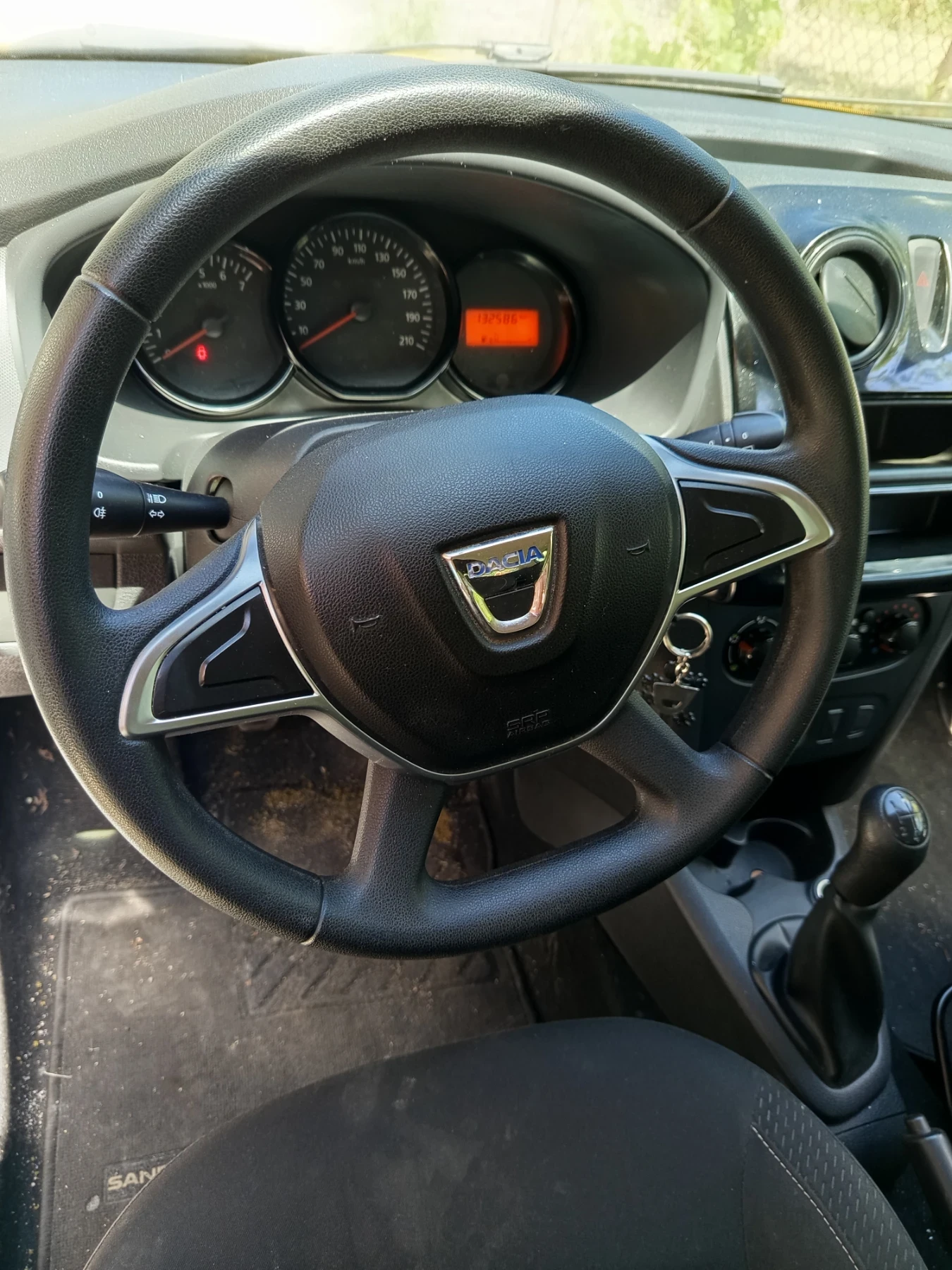 Dacia Sandero, снимка 6 - Автомобили и джипове - 54719875