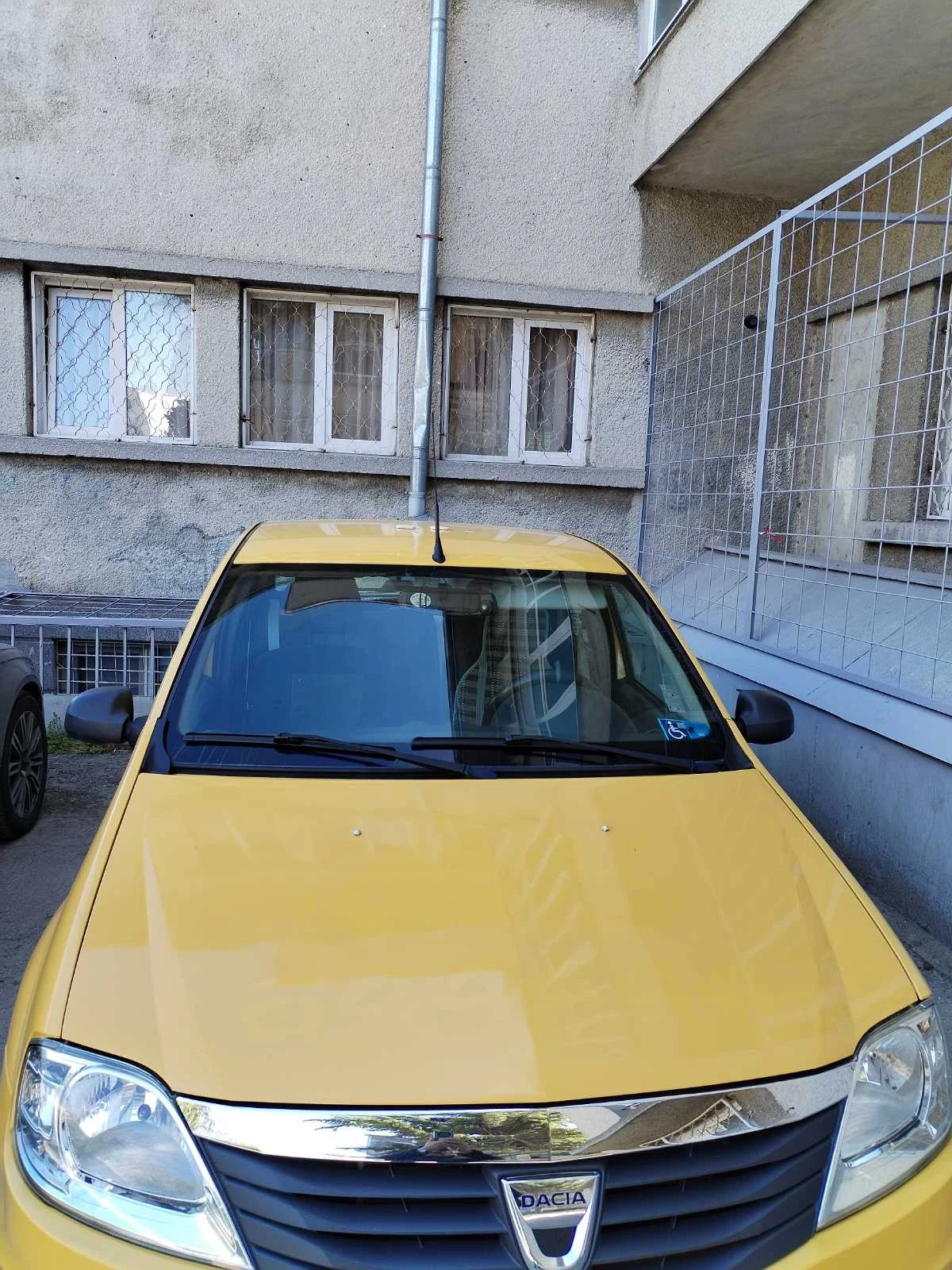 Dacia Logan, снимка 4 - Автомобили и джипове - 54825342