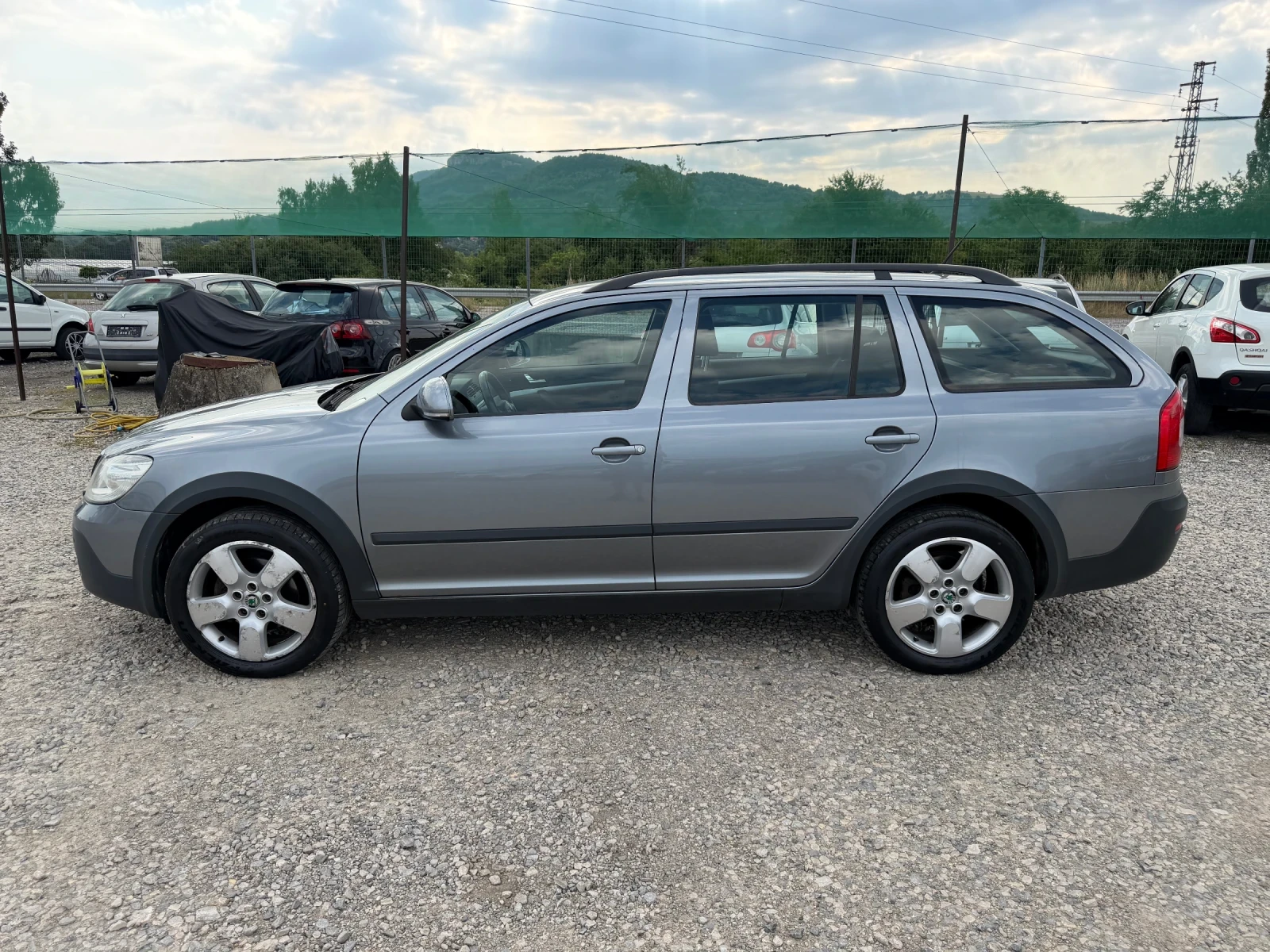 Skoda Octavia SCOUT 2.0TDI-140PS-4X4, снимка 8 - Автомобили и джипове - 55095907