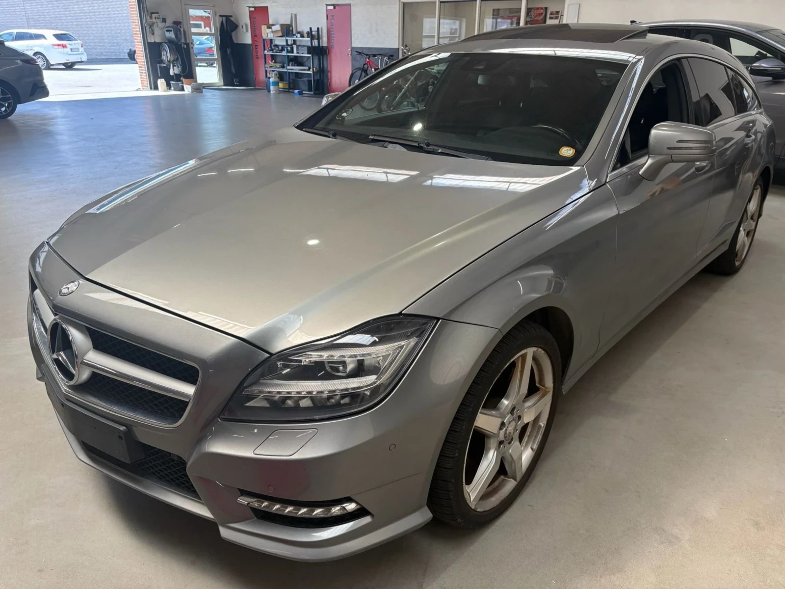 Mercedes-Benz CLS 350 d | 7G-Tronic | 4 Matic | AMG Line | Panorama, снимка 3 - Автомобили и джипове - 55249462