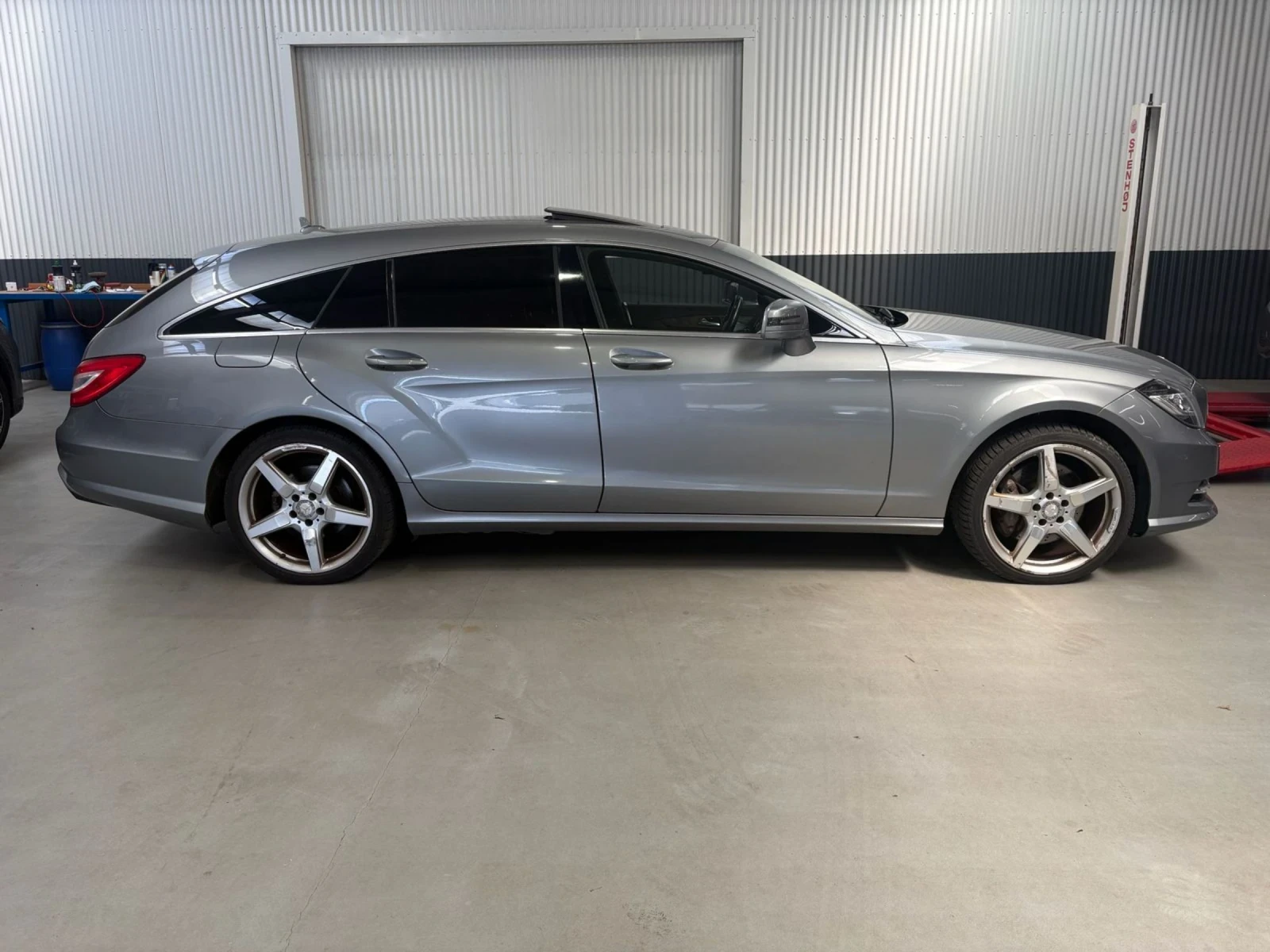 Mercedes-Benz CLS 350 d | 7G-Tronic | 4 Matic | AMG Line | Panorama, снимка 4 - Автомобили и джипове - 55249462