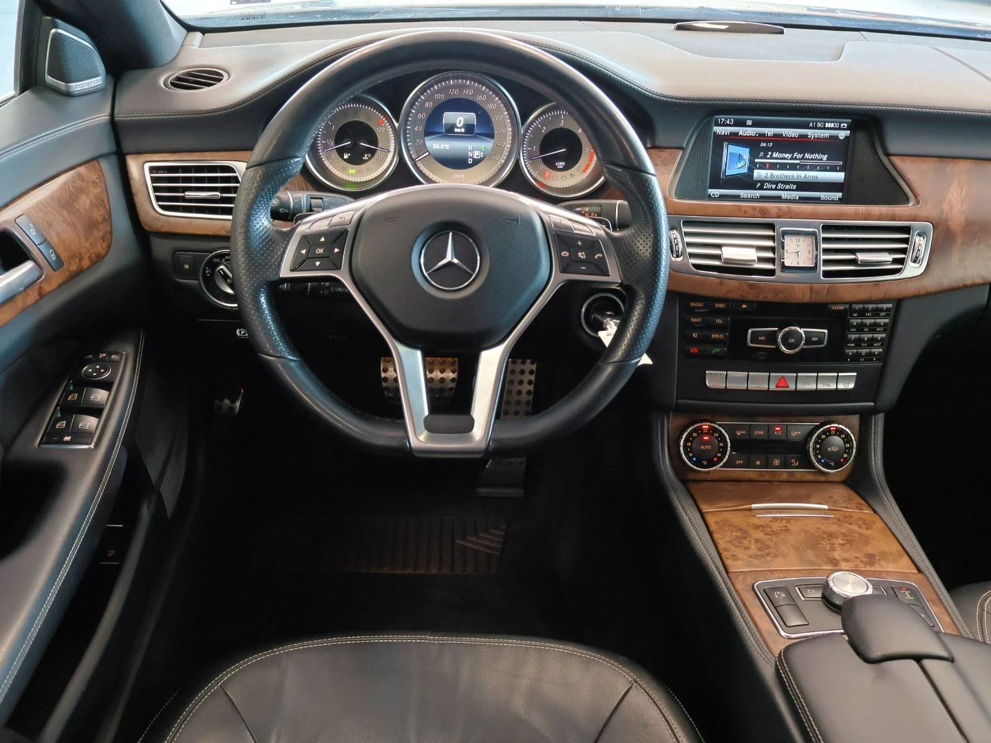 Mercedes-Benz CLS 350 d | 7G-Tronic | 4 Matic | AMG Line | Panorama, снимка 7 - Автомобили и джипове - 55249462