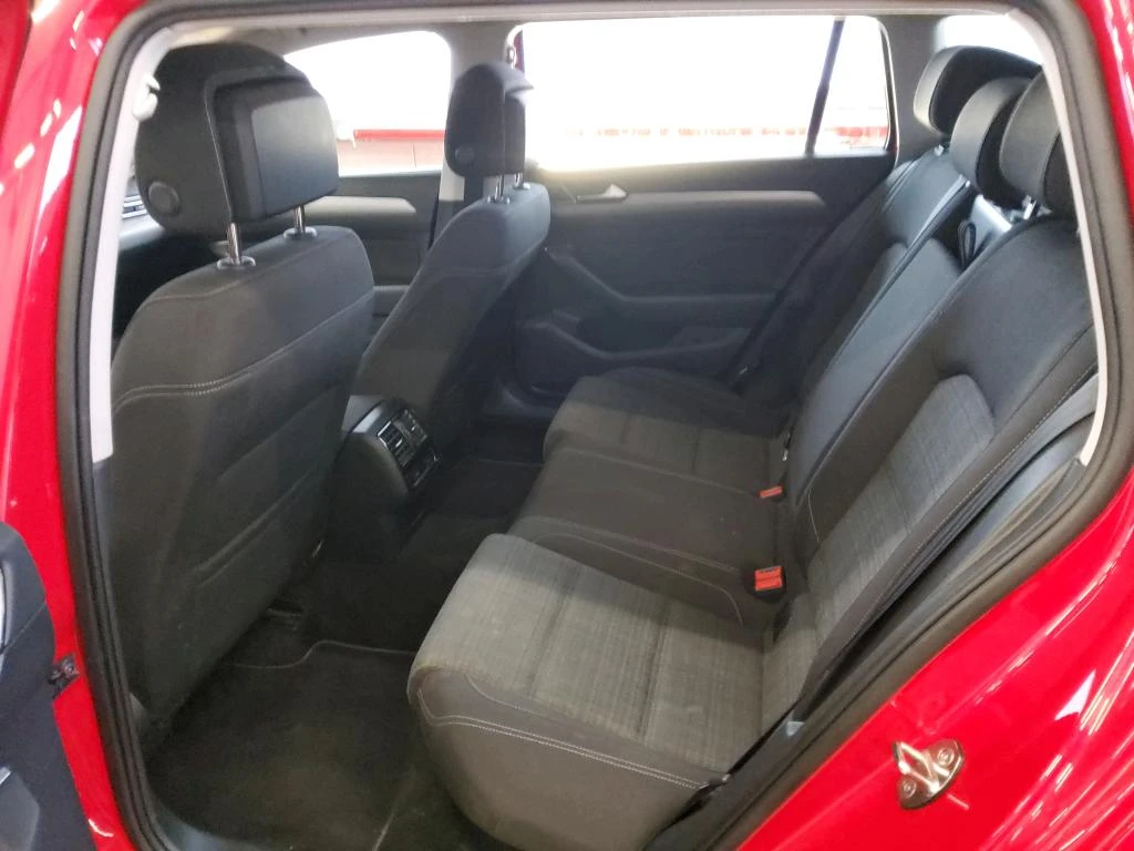 VW Passat 8.5 2.0tdi 89100км. Дигитален 122к.с., снимка 11 - Автомобили и джипове - 55639245