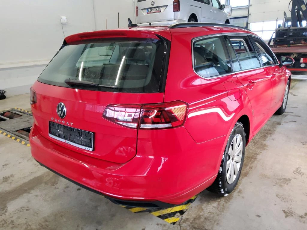 VW Passat 8.5 2.0tdi 89100км. Дигитален 122к.с., снимка 2 - Автомобили и джипове - 55639245