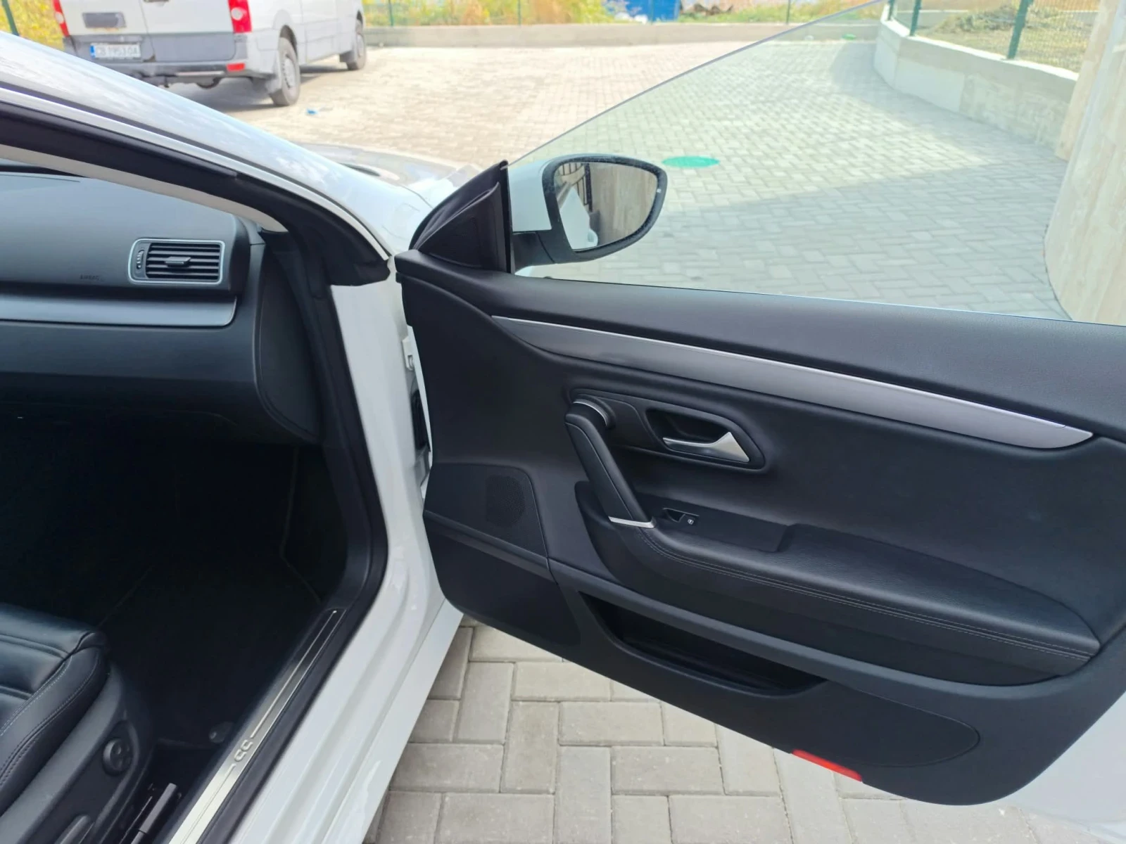 VW CC 2.0 TDI 184, снимка 10 - Автомобили и джипове - 56152720