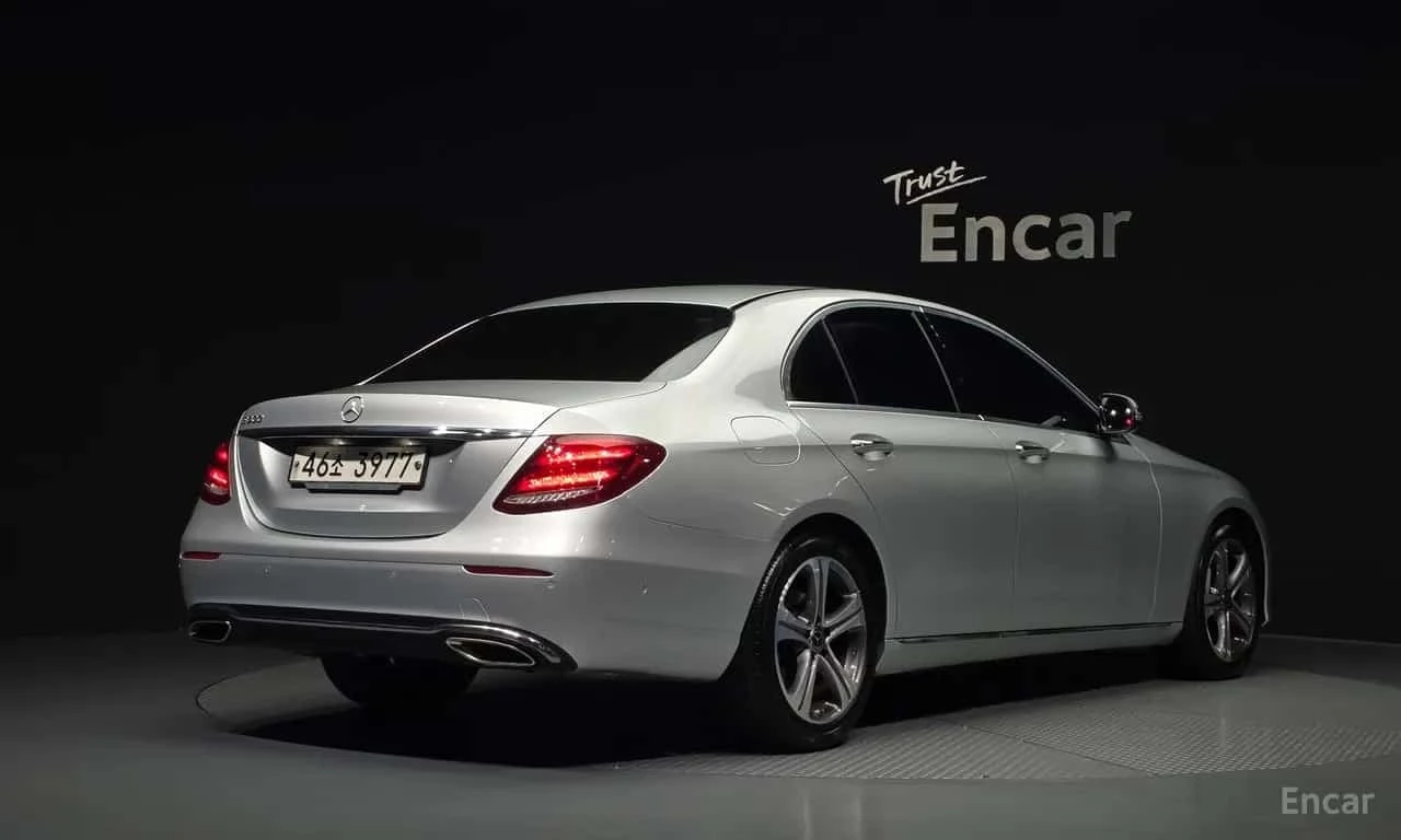 Mercedes-Benz E 300 Avantgarde * ФИНАНСИРАНЕ, снимка 2 - Автомобили и джипове - 56341454