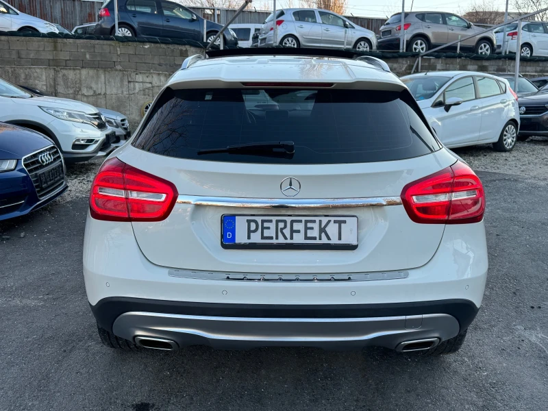 Mercedes-Benz GLA 200 d Panorama* Camera, снимка 5 - Автомобили и джипове - 48592313